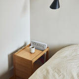 Nachtkastje Form & Refine Journal side table natural oak
