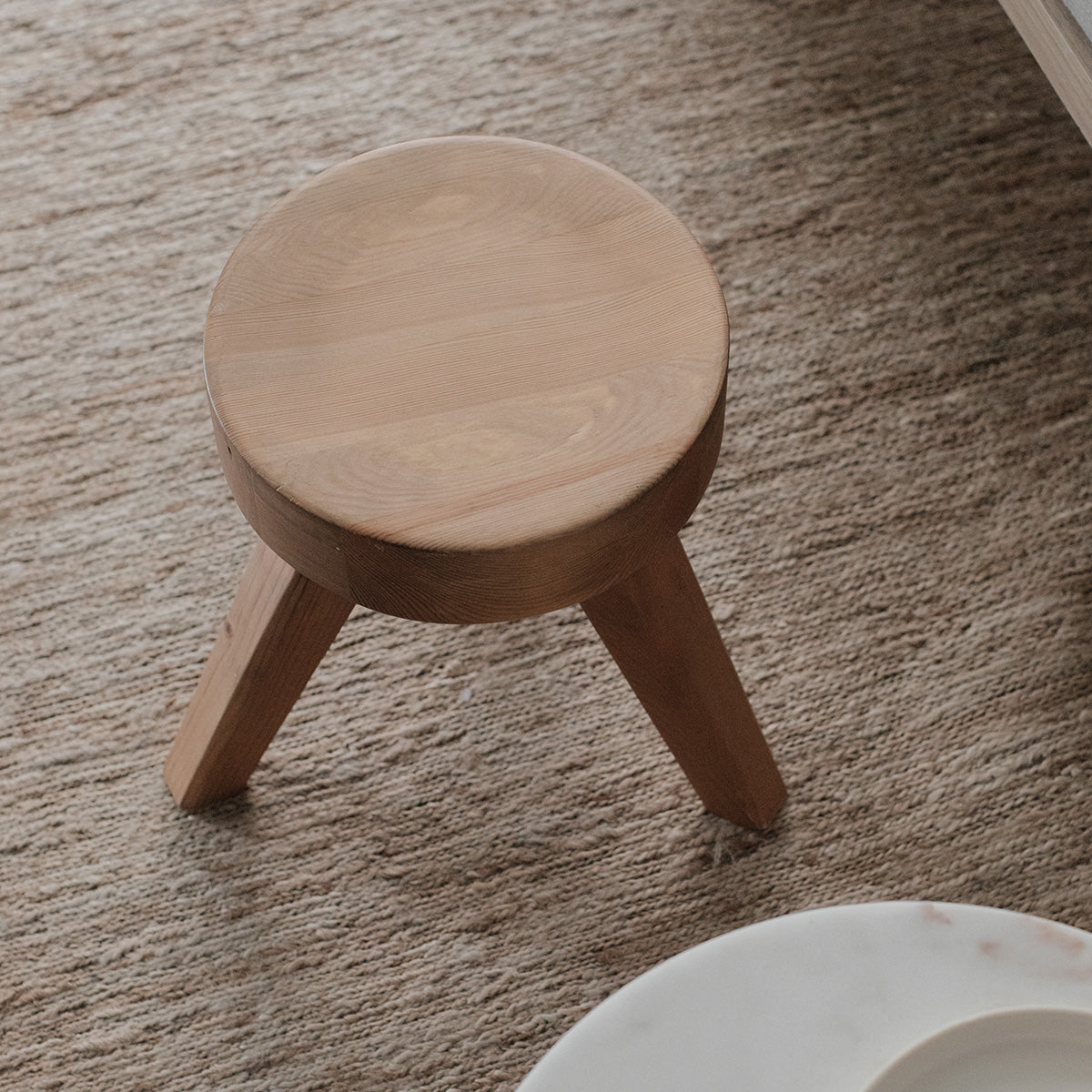 Bovenaanzicht van de Frama AML stool pine