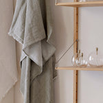 Olive linnen plaid By Mölle studio store gefotografeerd door Marieke Verdenius
