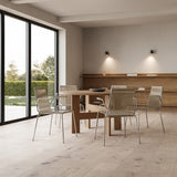 Mio Eettafel van Thorup Copenhagen met een minimalistisch rond ontwerp, vervaardigd uit FSC-gecertificeerd massief eikenhout, verkrijgbaar in geoliede of gebeitste afwerking, met kenmerkende stalen bevestigingen en een organisch silhouet.