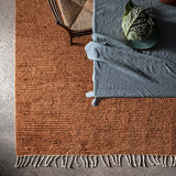 vloerkleed, tafel en stoel. Armadillo