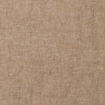 Linnen in de kleur Hazel van By Mölle, vervaardigd uit 100% voorgewassen Europees vlaslinnen. Deze warme, aardse tint geeft een natuurlijke uitstraling aan je slaapkamer.
