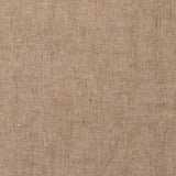 Linnen in de kleur Hazel van By Mölle, vervaardigd uit 100% voorgewassen Europees vlaslinnen. Deze warme, aardse tint geeft een natuurlijke uitstraling aan je slaapkamer.