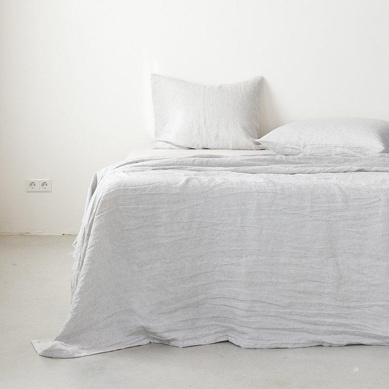 Grijs linnen bedlaken
