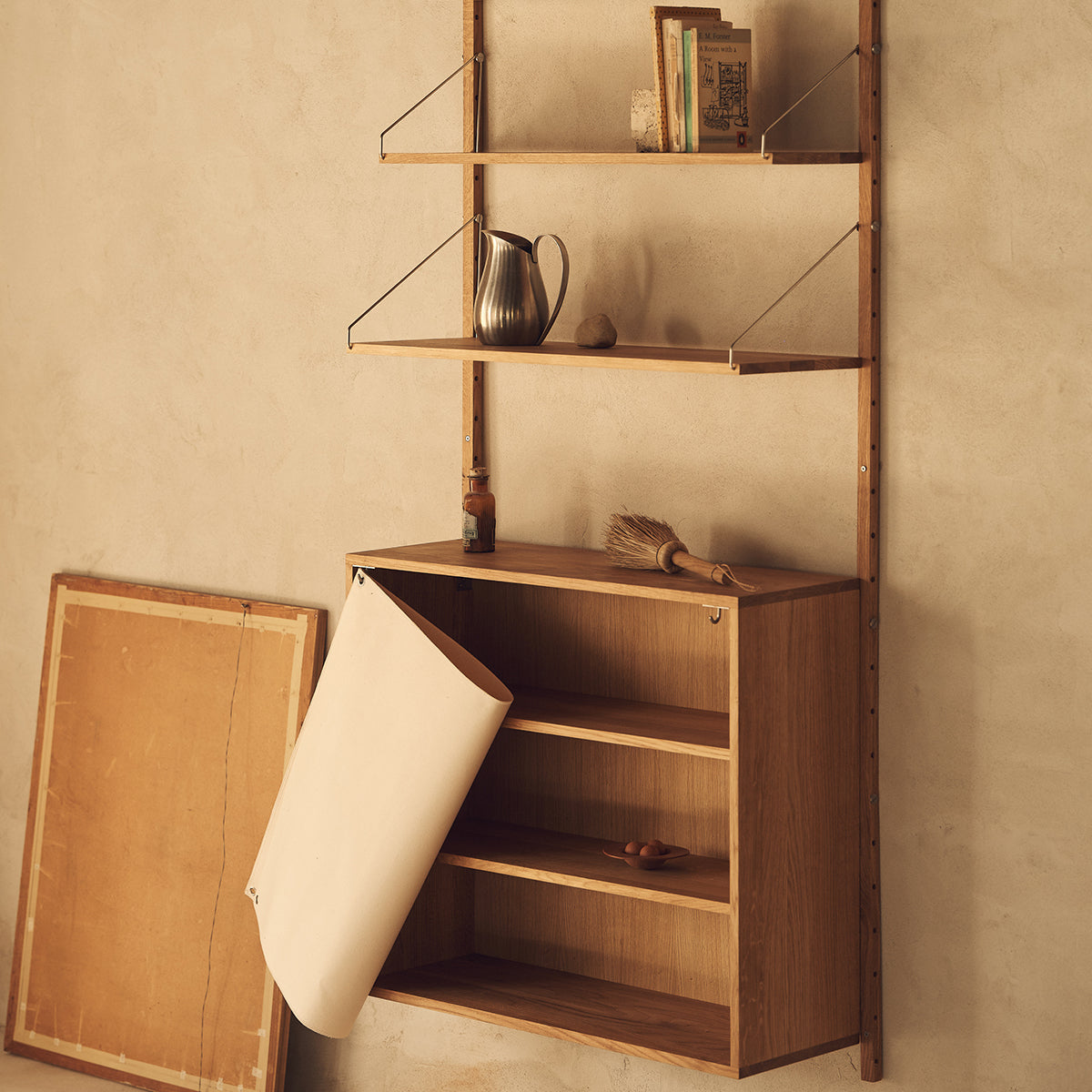Frama Shelf Library Canvas Cabinet – opbergkast met canvas deur, geschikt voor wandmontage met Frama Shelf Library wandrekken.