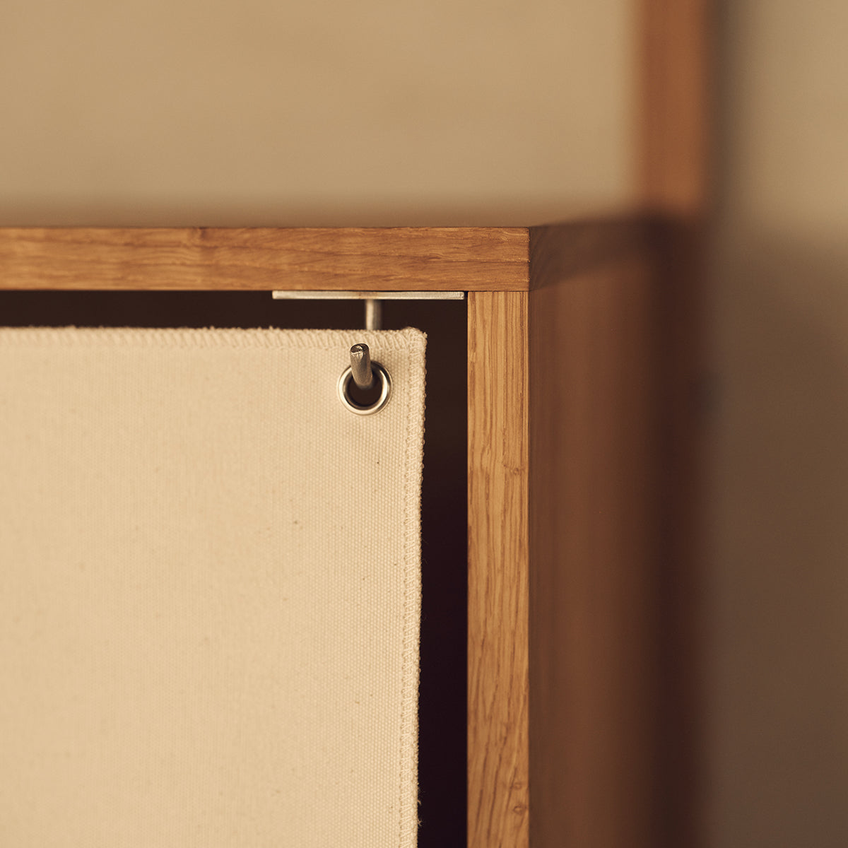 Frama Shelf Library Canvas Cabinet – opbergkast met canvas deur, geschikt voor wandmontage met Frama Shelf Library wandrekken.