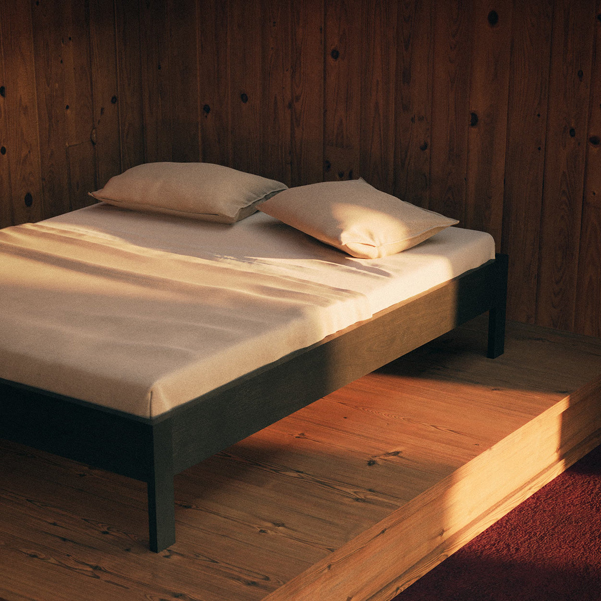 Eiken bed frame zonder hoofdbord, zwart gebeitst hout.