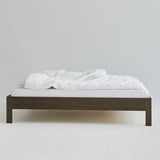 Eiken bed frame zonder hoofdbord, gerookt eikenhout.