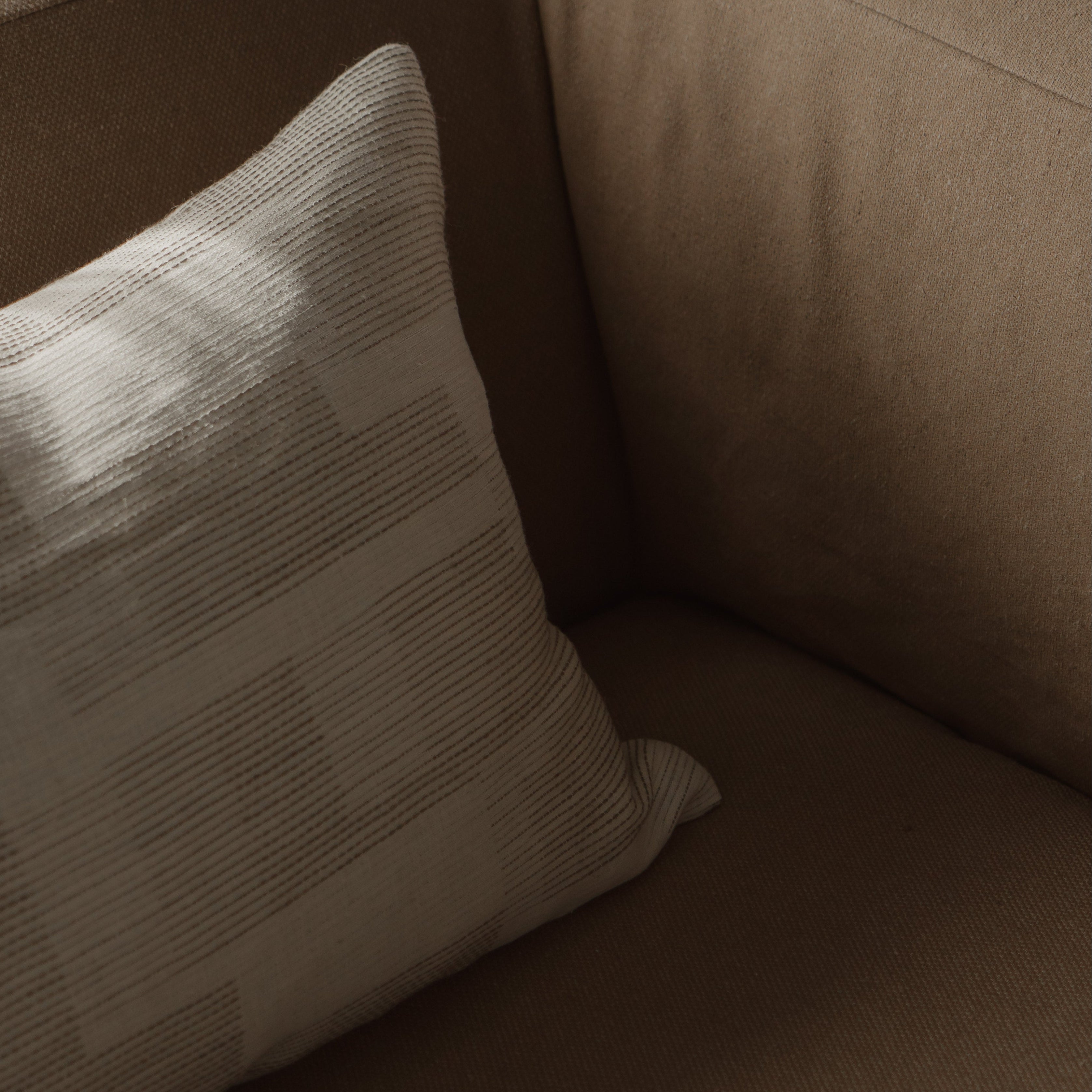 linnen kussen met sashiko patroon van By Mölle