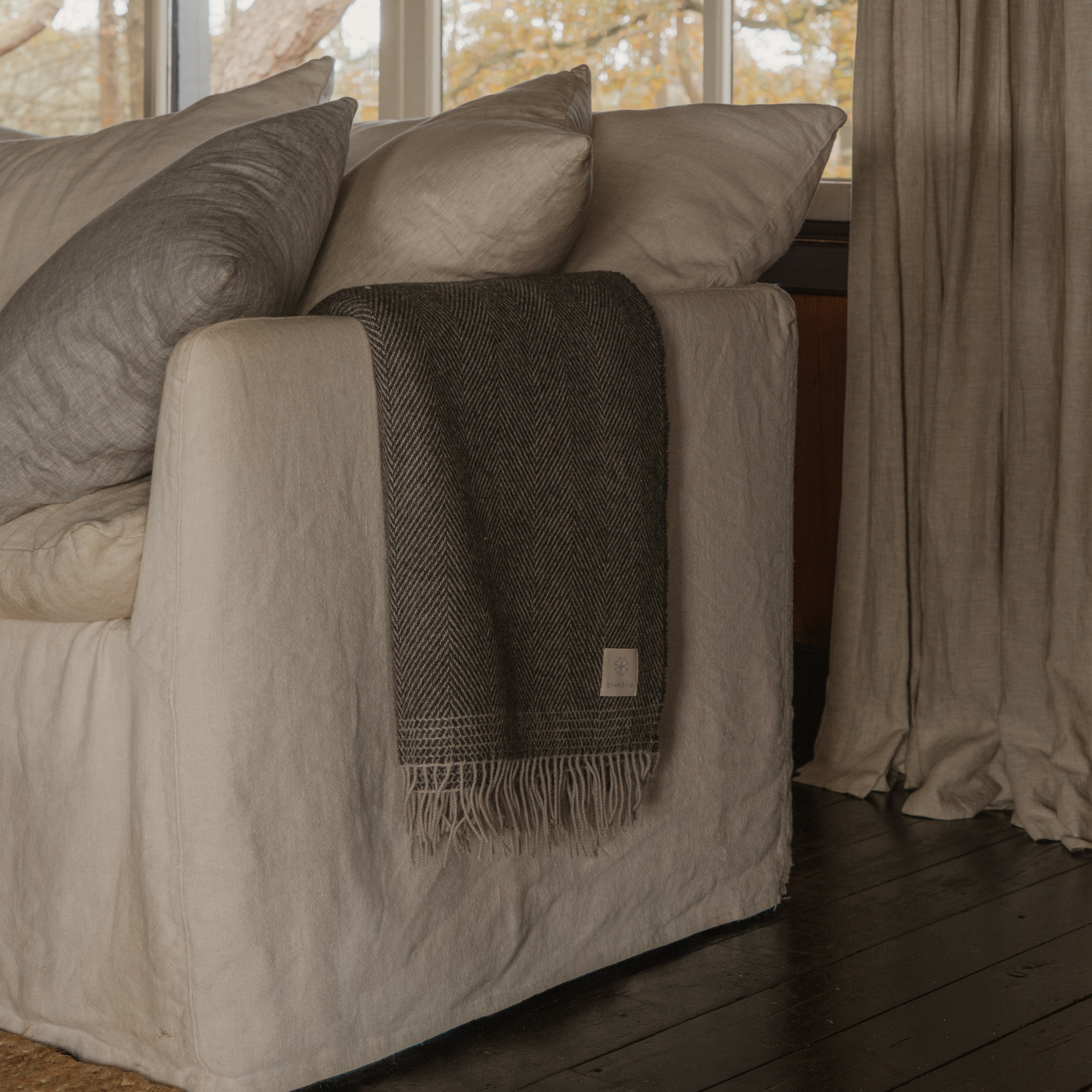 By Mölle wollen plaid donkergrijs